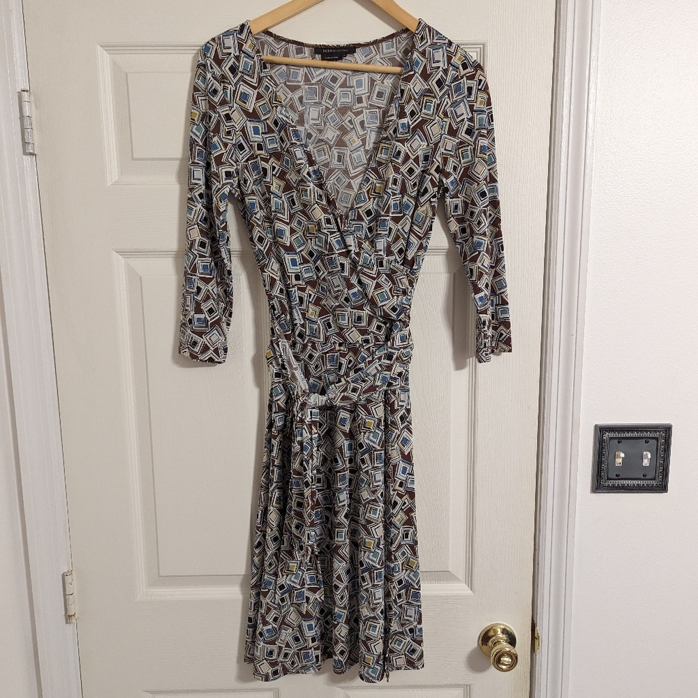 BCBG Maxazria brown & blue V neck faux wrap dress size small